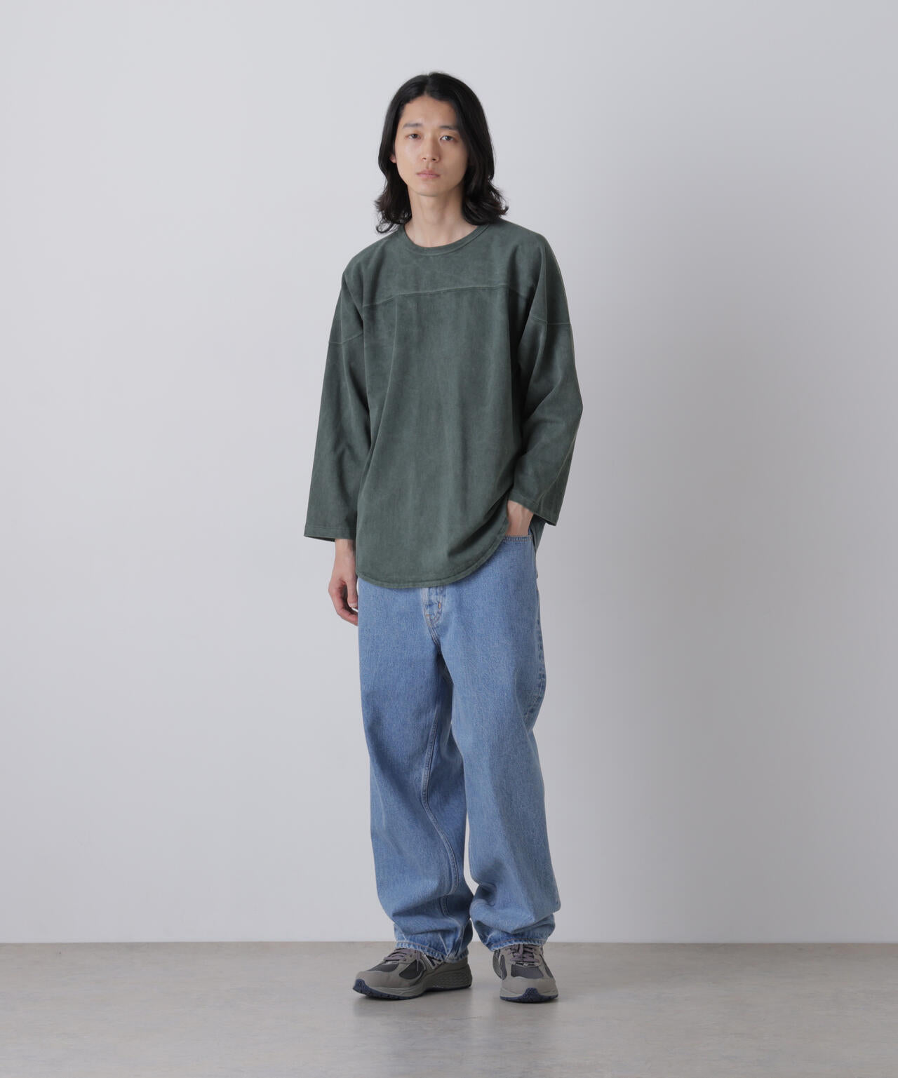 181cm C:84 W:70 H:91 着用サイズ：4