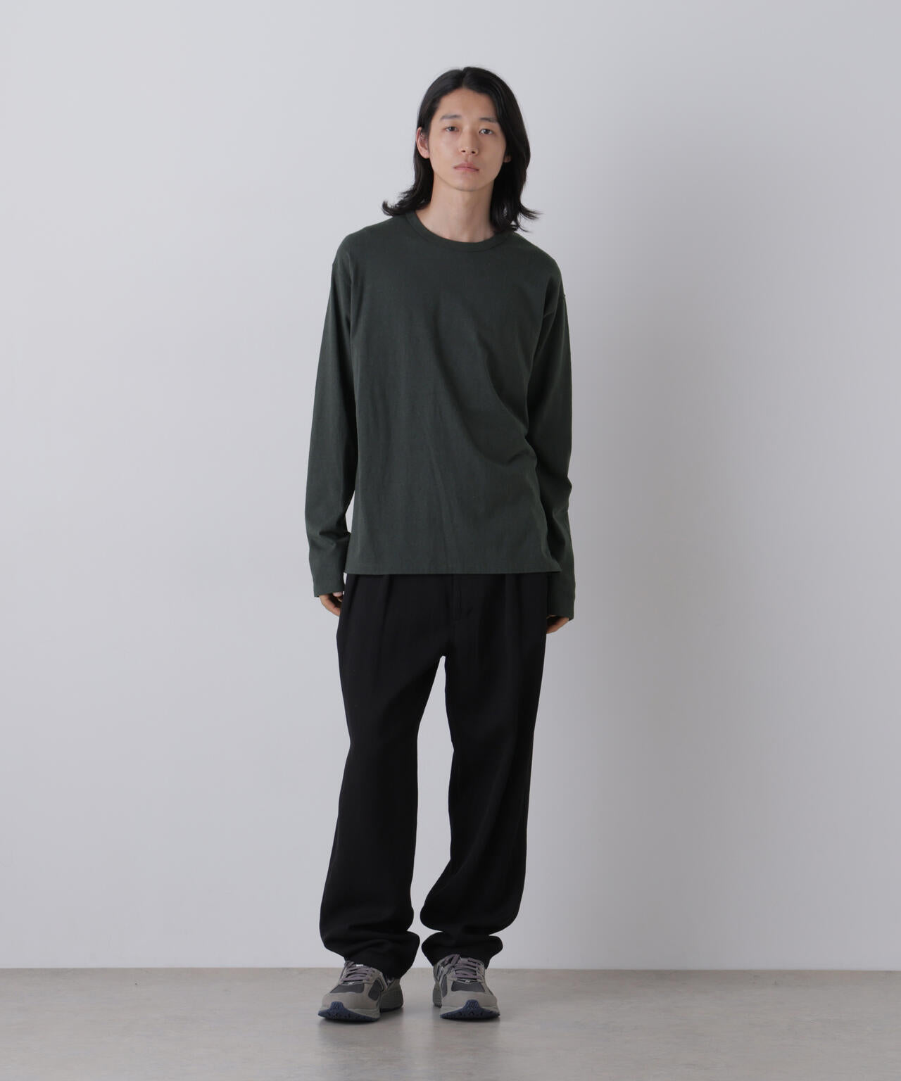 181cm C:84 W:70 H:91 着用サイズ：4