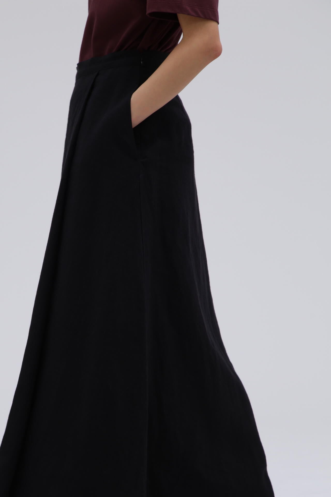 THE LIBRARY / LINEN SKIRT