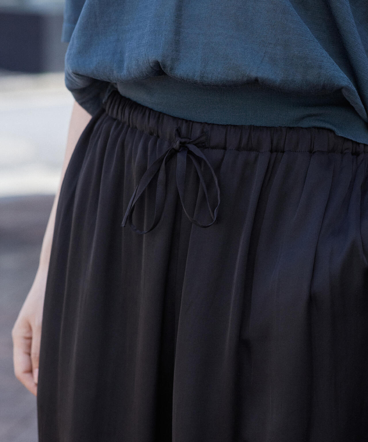 THE LIBRARY / SATIN EASY TROUSERS
