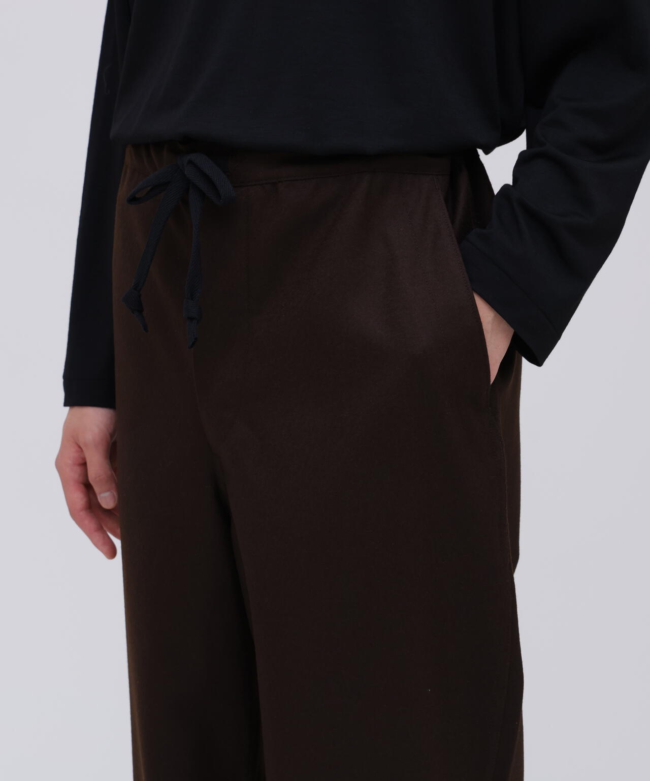 THE LIBRARY / [UNISEX] WOOL FLANNEL TAPERED TROUSERS