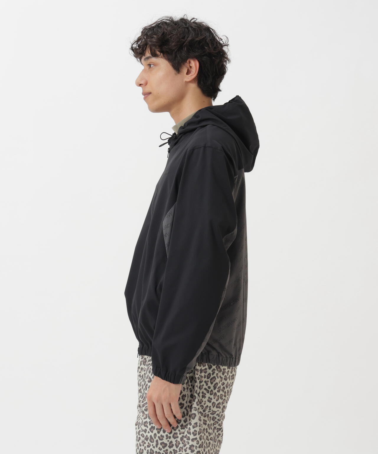 182cm C:84 W:71 H:89 着用サイズ：5