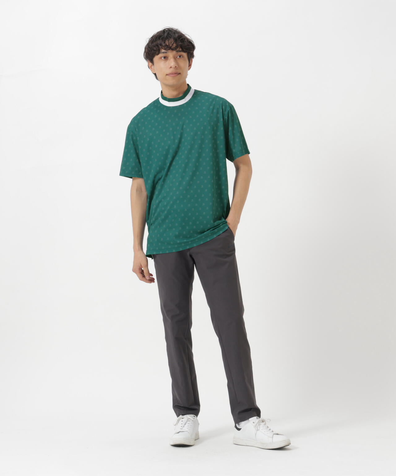 182cm C:84 W:71 H:89 着用サイズ：5