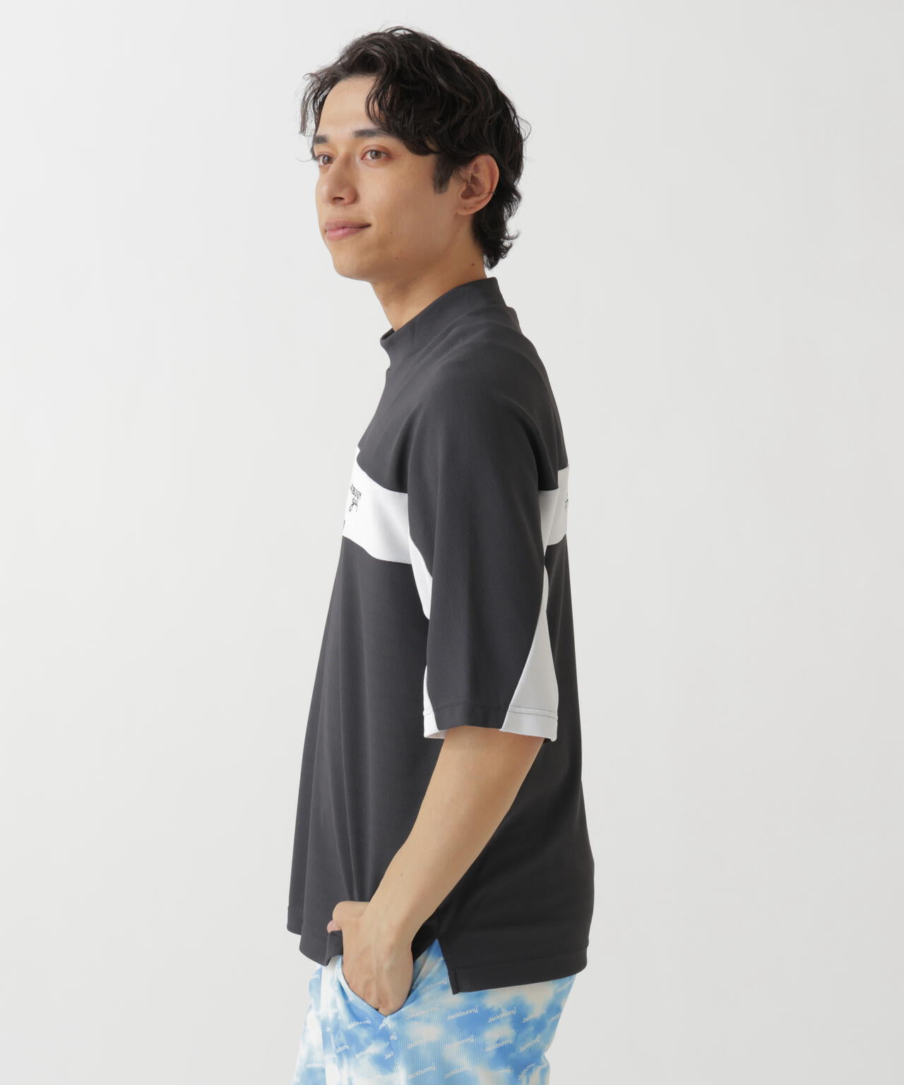 182cm C:84 W:71 H:89 着用サイズ：5