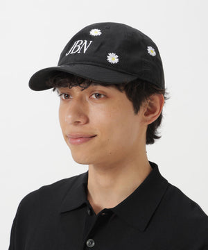 182cm C:84 W:71 H:89