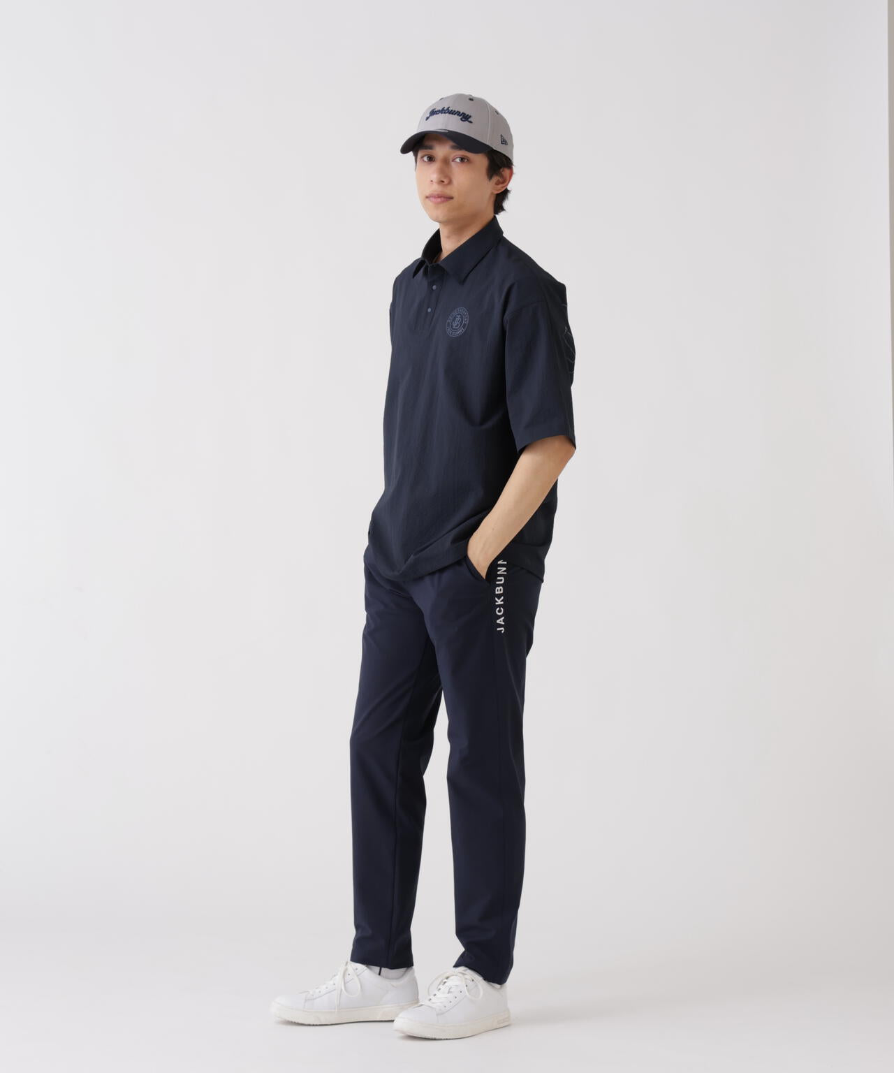 182cm C:84 W:71 H:89 着用サイズ：5
