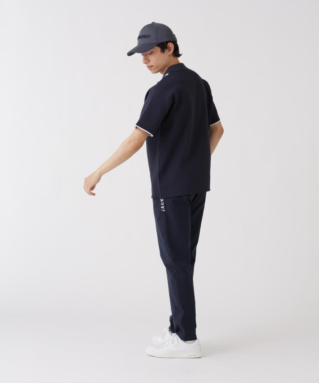 182cm C:84 W:71 H:89 着用サイズ：5