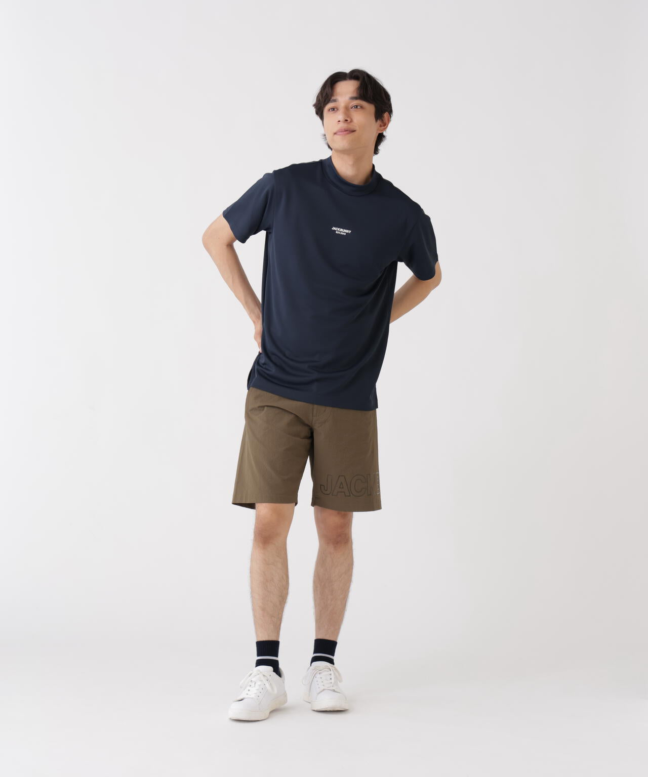 182cm C:84 W:71 H:89 着用サイズ：5