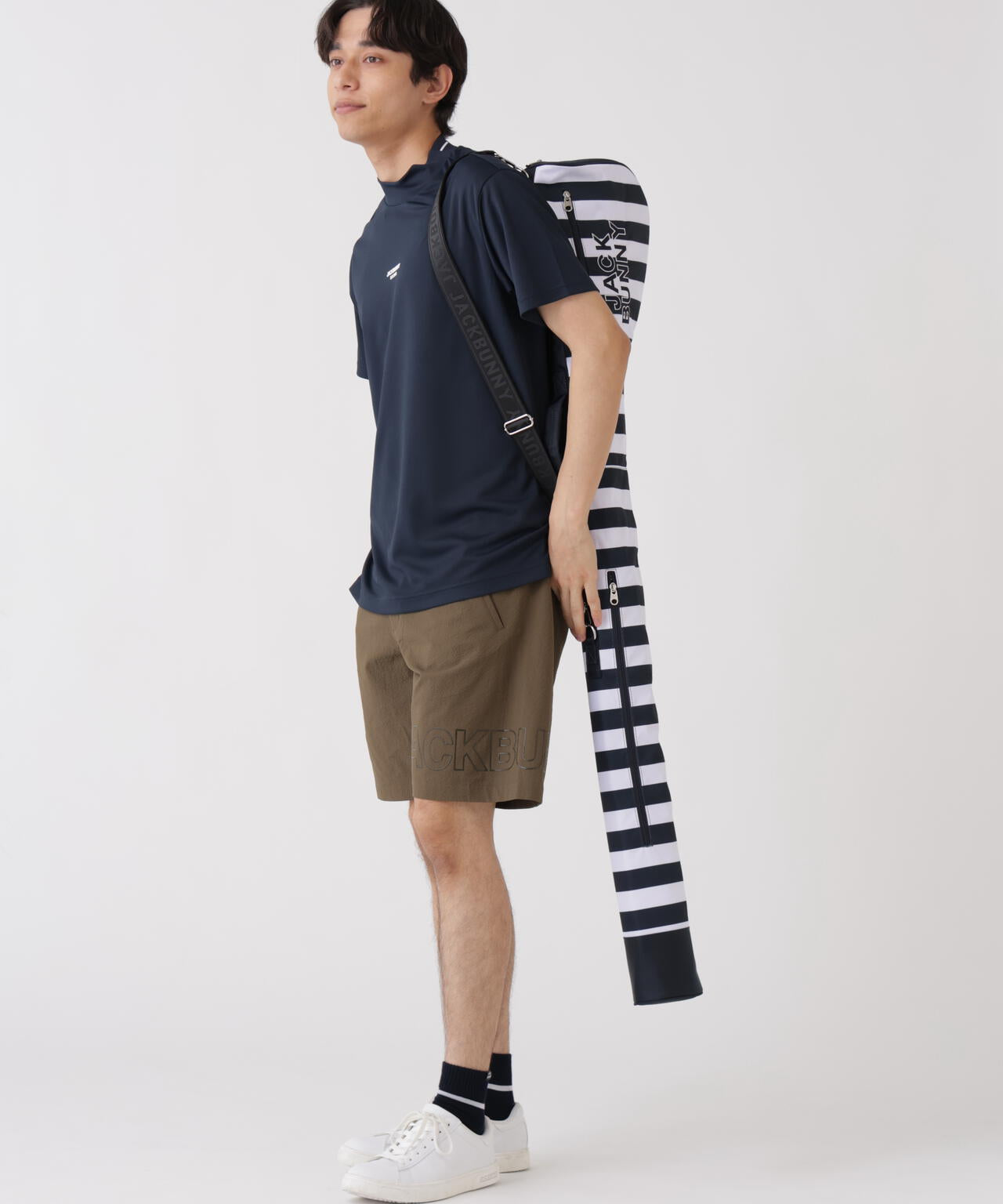 182cm C:84 W:71 H:89