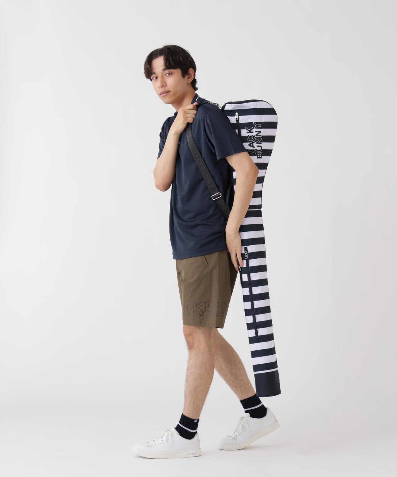 182cm C:84 W:71 H:89