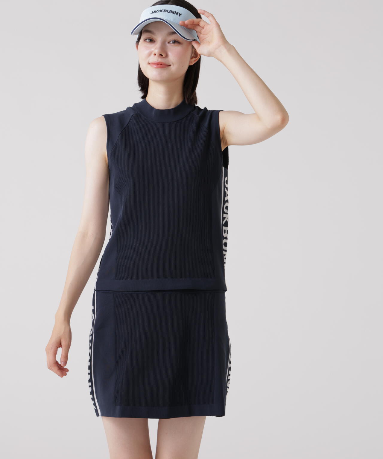 イージーケアサイドロゴノースリーブニットワンピース (WOMENS)