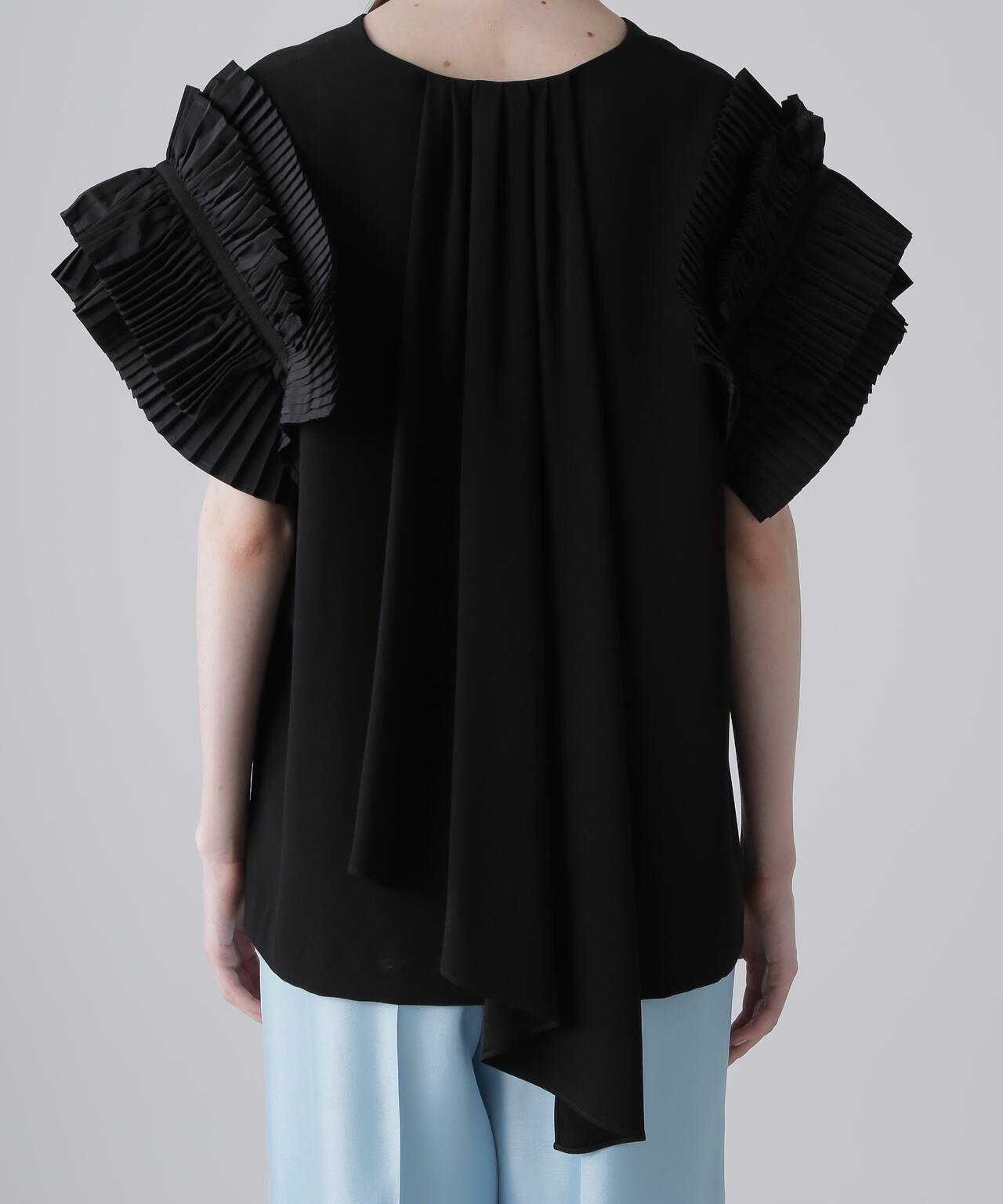 ＜BLACK LABEL＞クレストプリーツブラウス