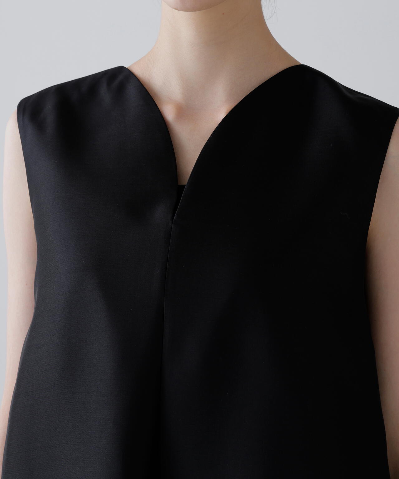 ＜BLACK LABEL＞シルクダブルクロスノースリーブワンピース