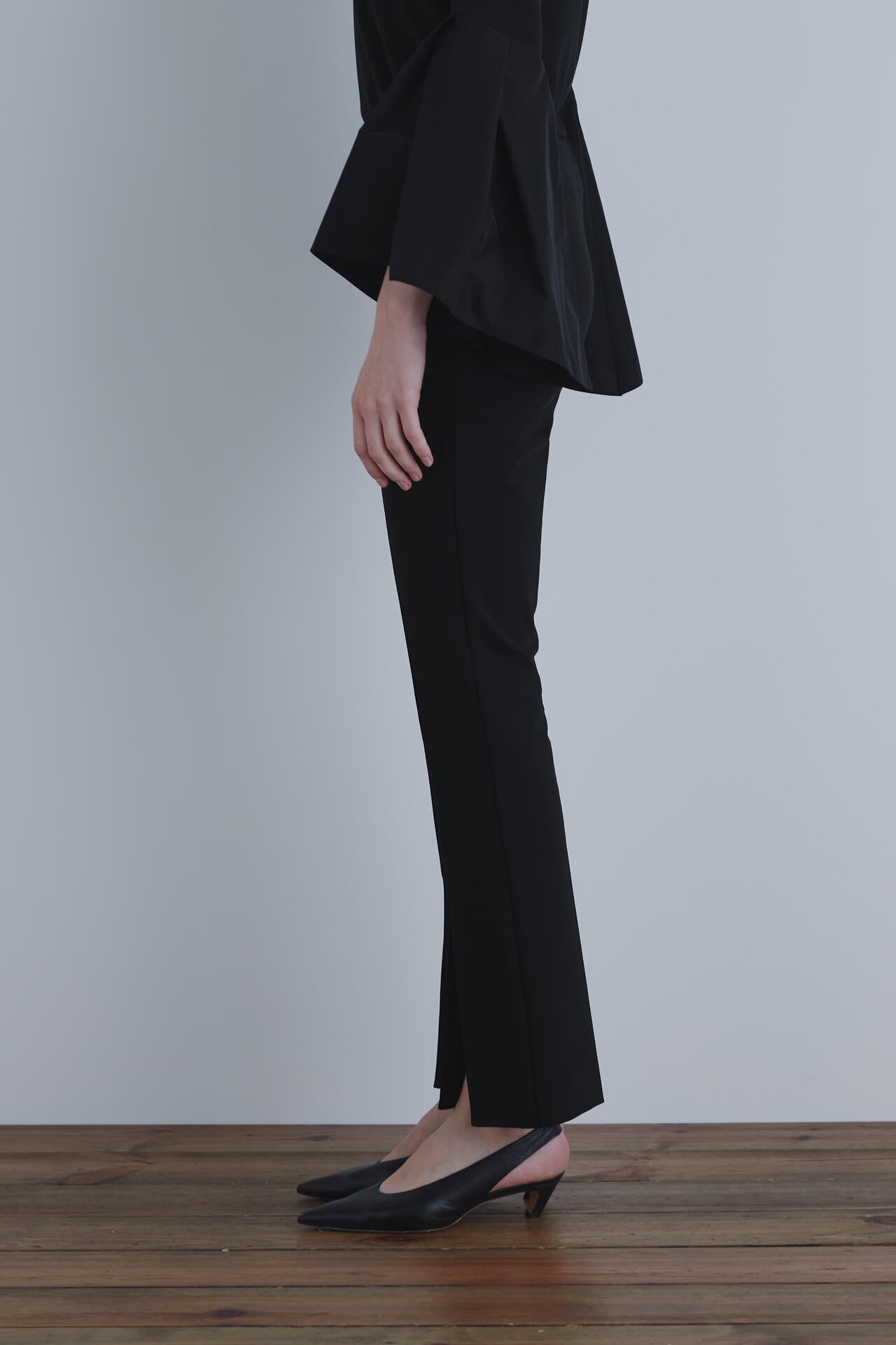 【EC限定】ハイストレッチフロントスリットパンツ（＋5cm丈）