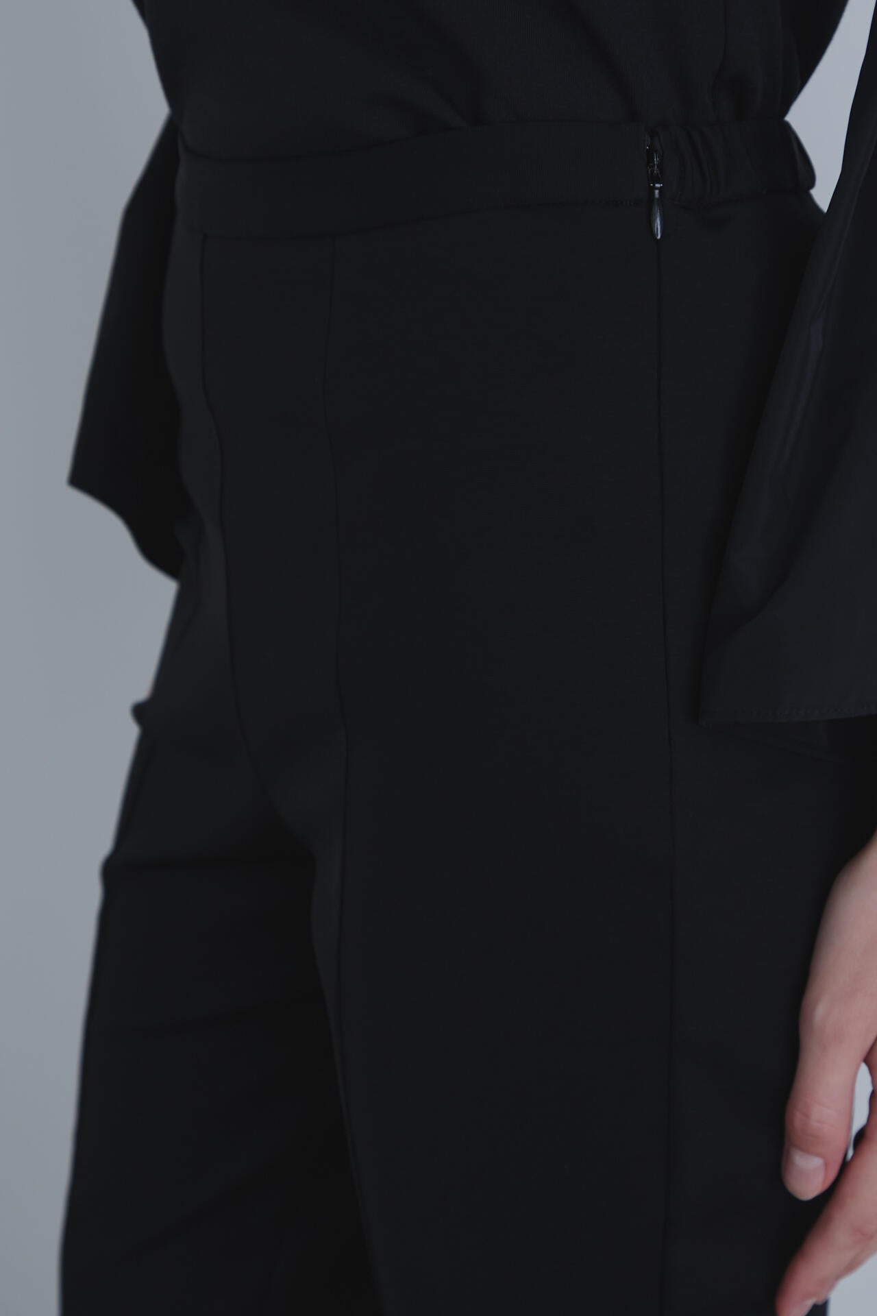 【EC限定】ハイストレッチフロントスリットパンツ（＋5cm丈）