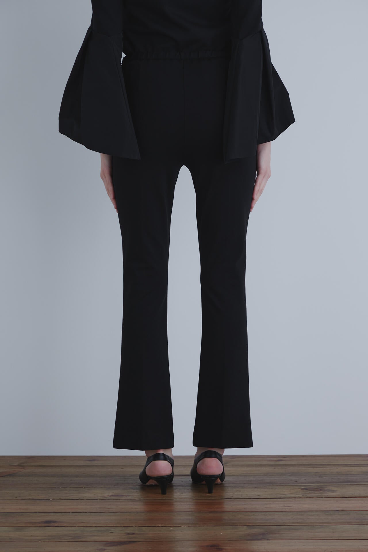 【EC限定】ハイストレッチフロントスリットパンツ（＋10cm丈）
