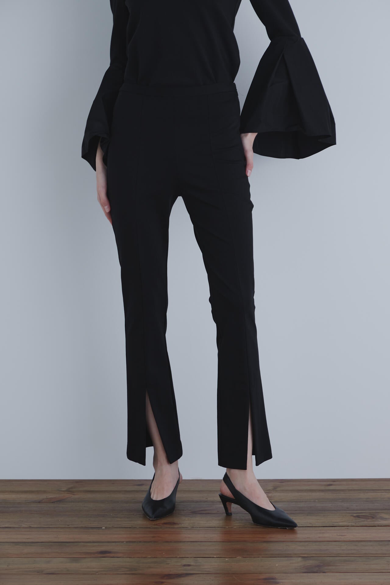 【EC限定】ハイストレッチフロントスリットパンツ（＋10cm丈）