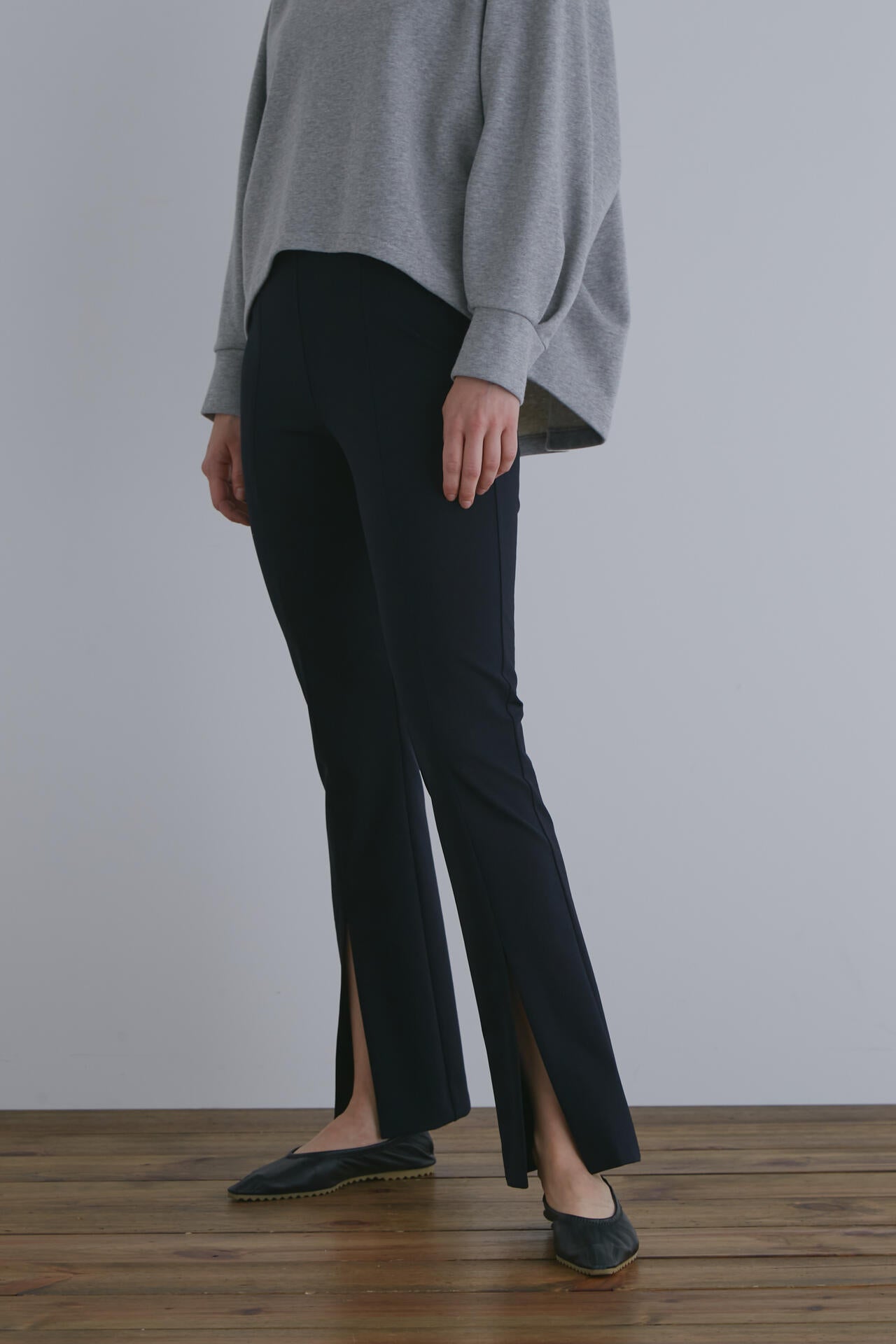 【EC限定】ハイストレッチフロントスリットパンツ（＋10cm丈）