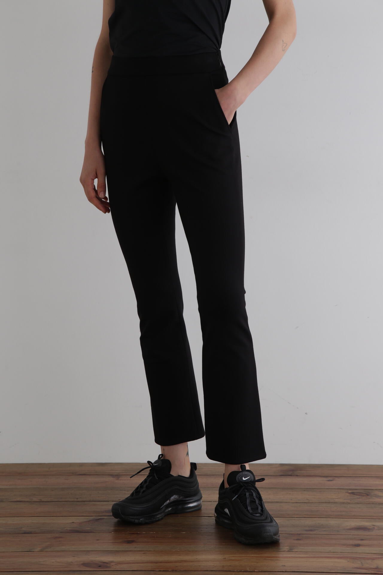 《LE PHIL SPORTS》ストレッチサーモポンチパンツ