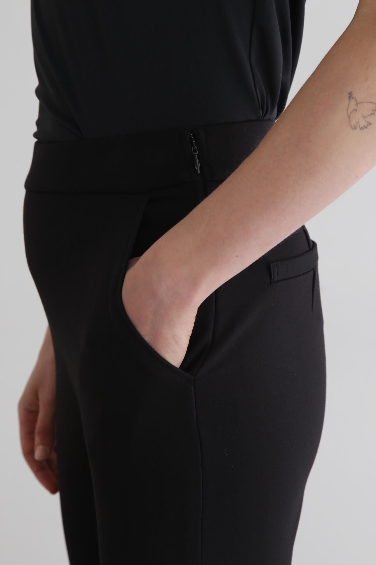 《LE PHIL SPORTS》ストレッチサーモポンチパンツ