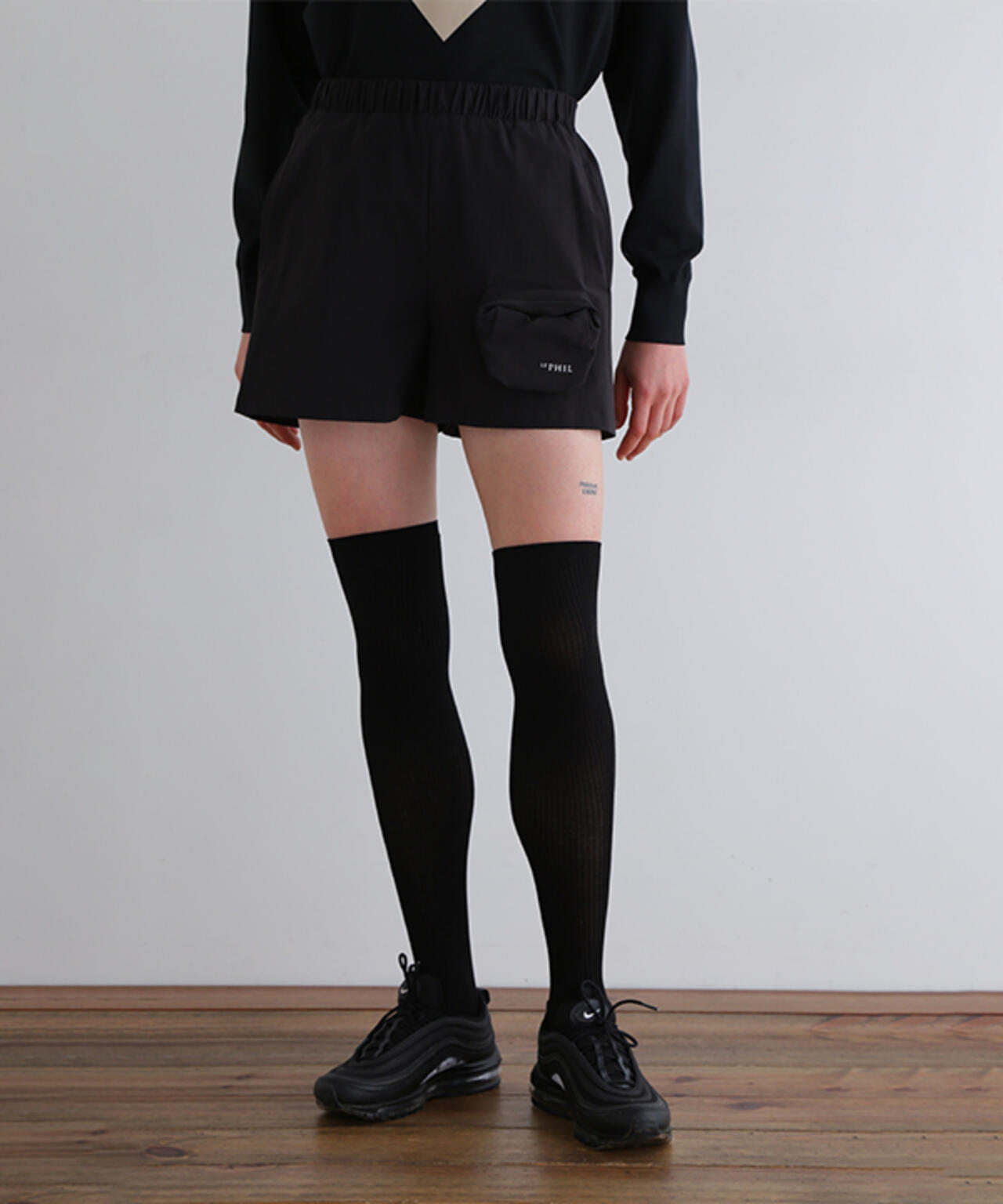 《LE PHIL SPORTS》コーデュラショートパンツ