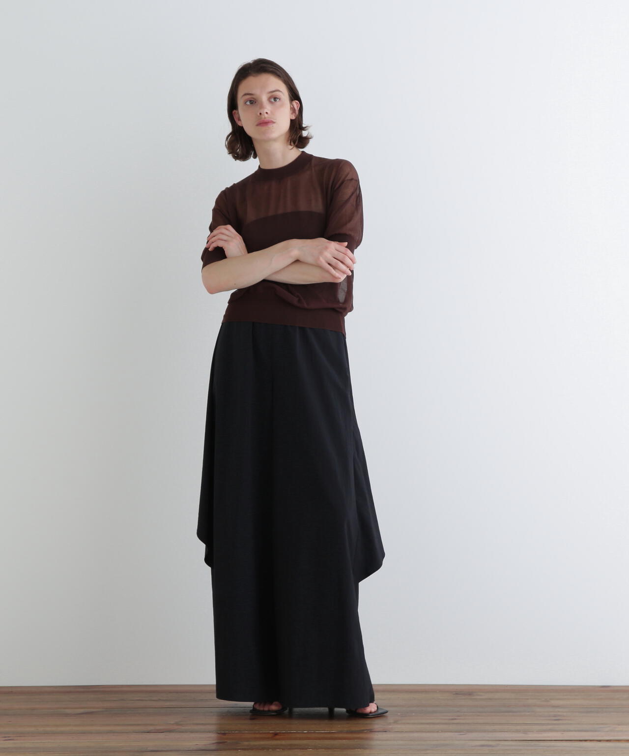 ハーフスリーブシアーニット