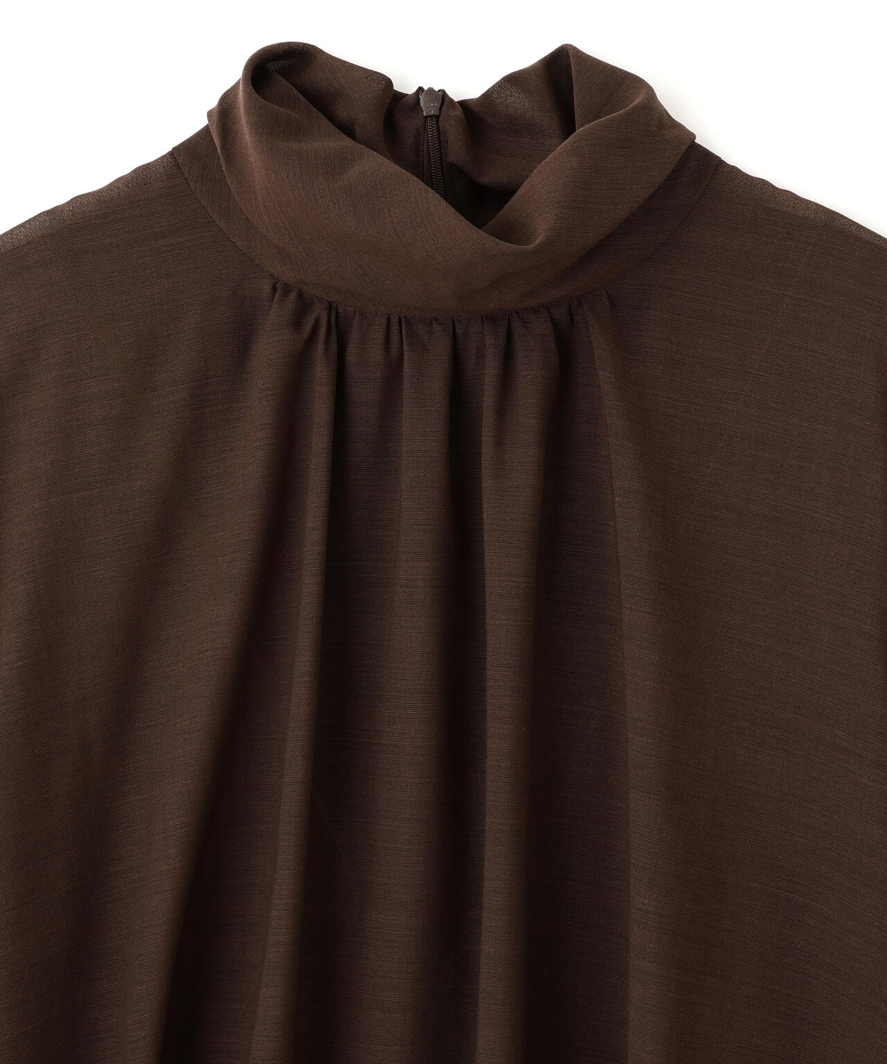 シアーウールハイネックヘムブラウス