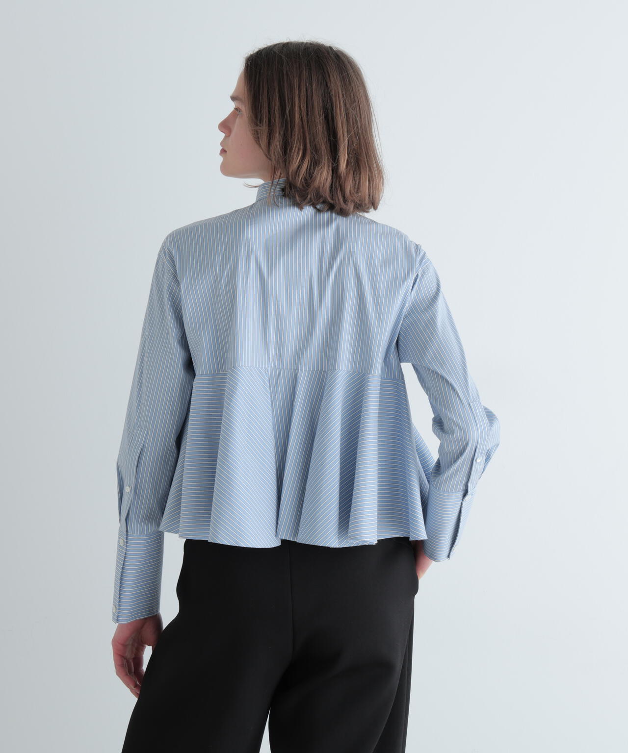 ショートペプラムブラウス