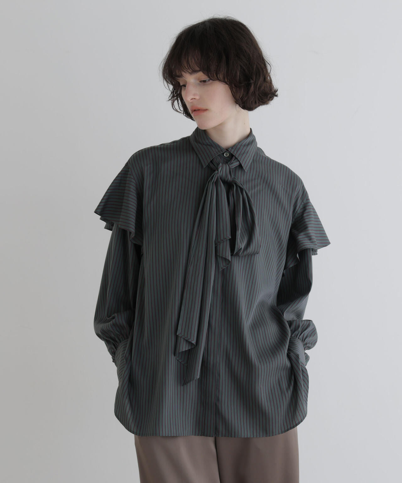 身長177ｃｍ　Ｂ８１　Ｗ５９　Ｈ８９ 着用サイズ：F