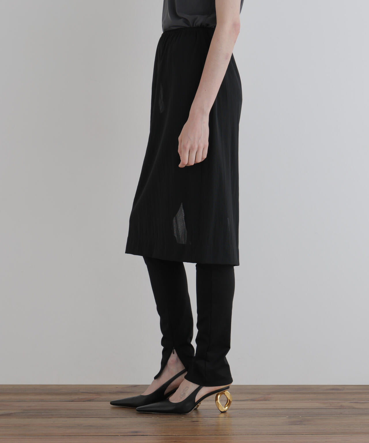 身長177ｃｍ　Ｂ８１　Ｗ５９　Ｈ８９ 着用サイズ：F