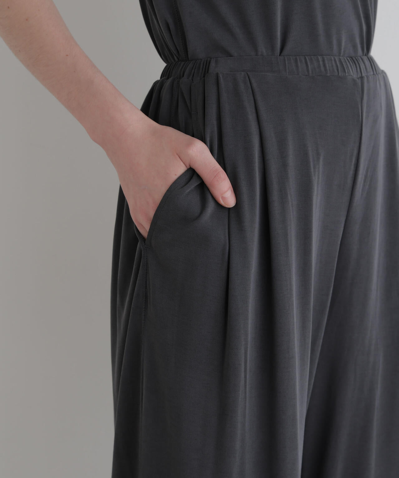 身長177ｃｍ　Ｂ８１　Ｗ５９　Ｈ８９ 着用サイズ：1