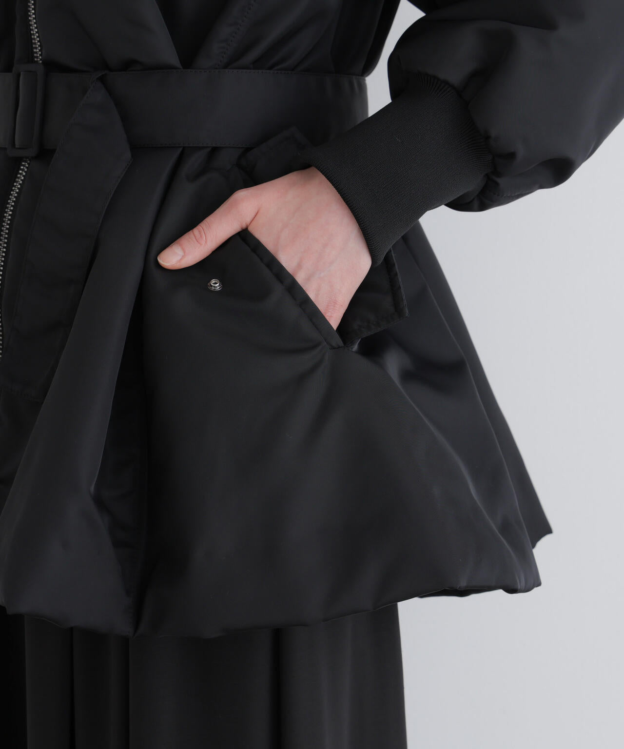 身長177ｃｍ　Ｂ８１　Ｗ５９　Ｈ８９ 着用サイズ：F