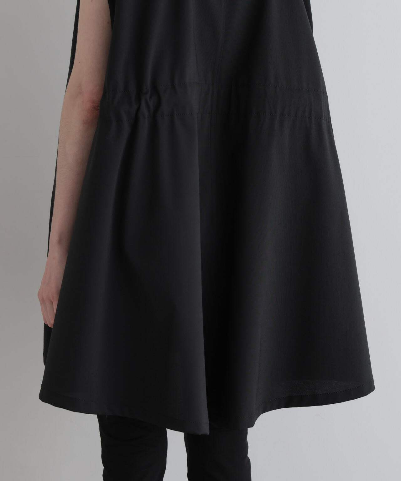 身長177ｃｍ　Ｂ８１　Ｗ５９　Ｈ８９ 着用サイズ：F