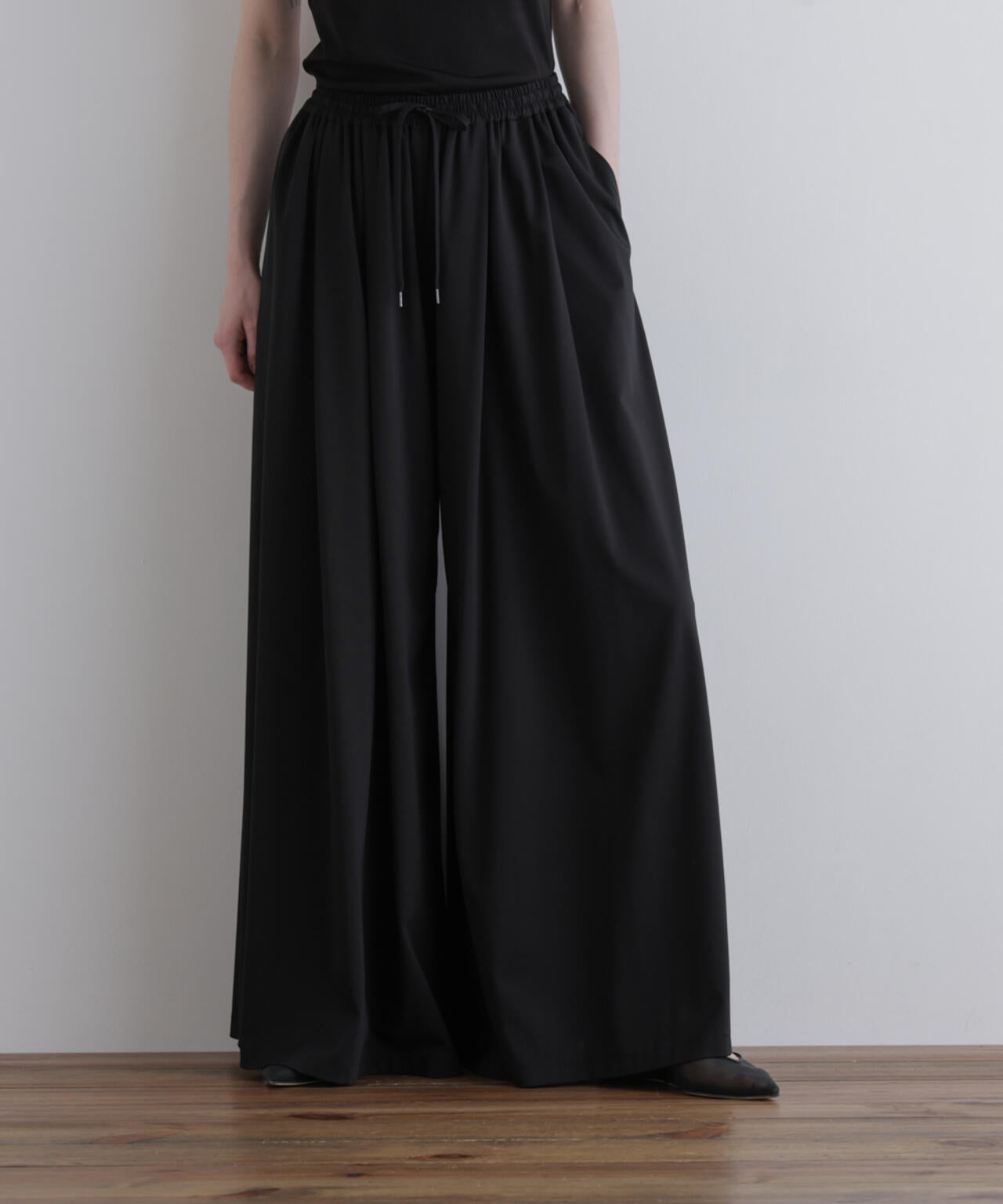 身長176cm B82 W60 H90 着用サイズ：1