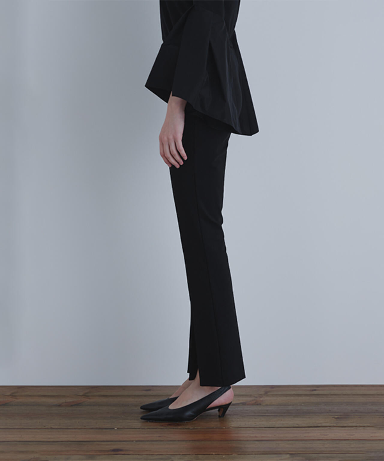 【EC限定】ハイストレッチフロンスリットパンツ（＋5cm丈）