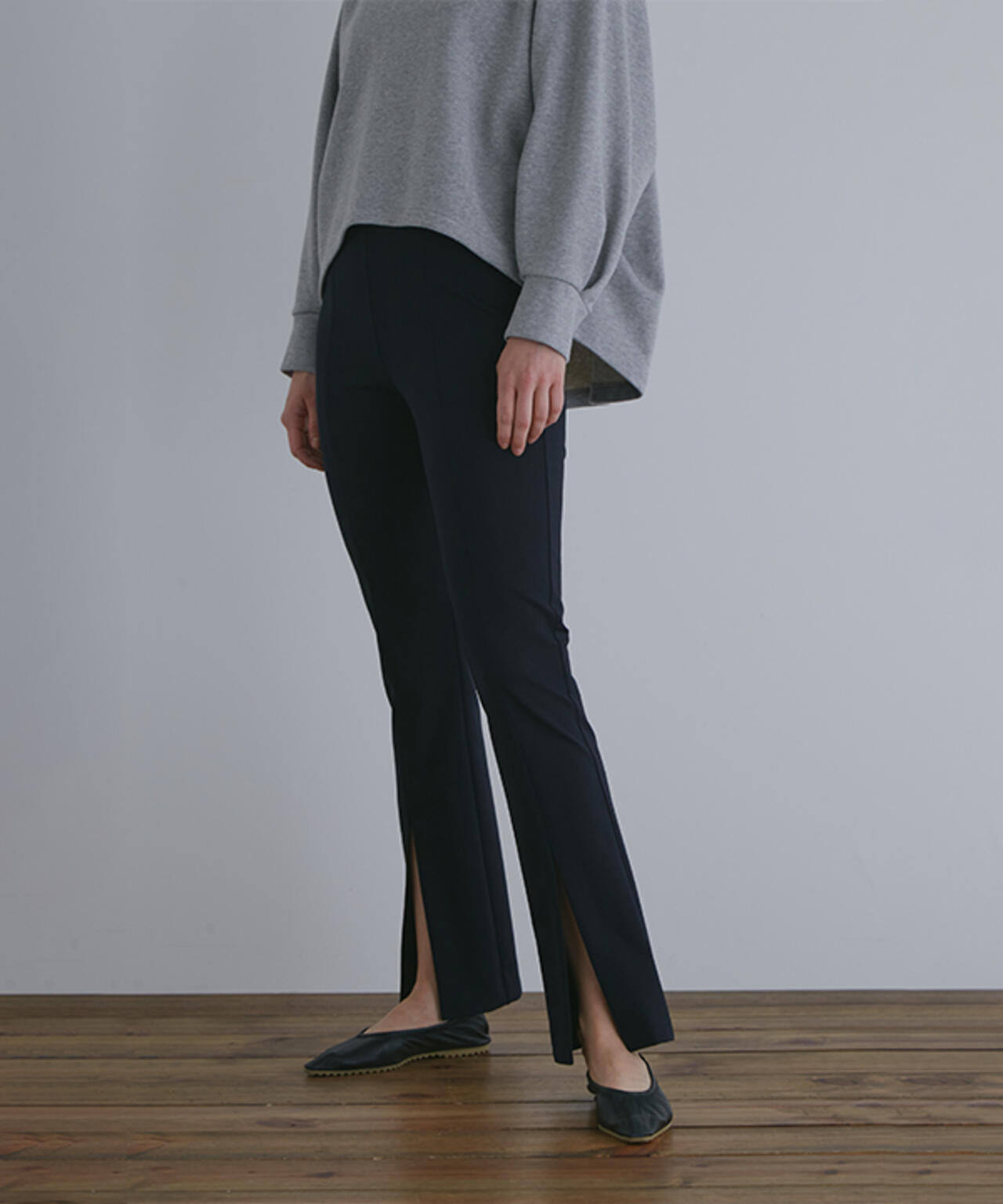 【EC限定】ハイストレッチフロンスリットパンツ（＋5cm丈）