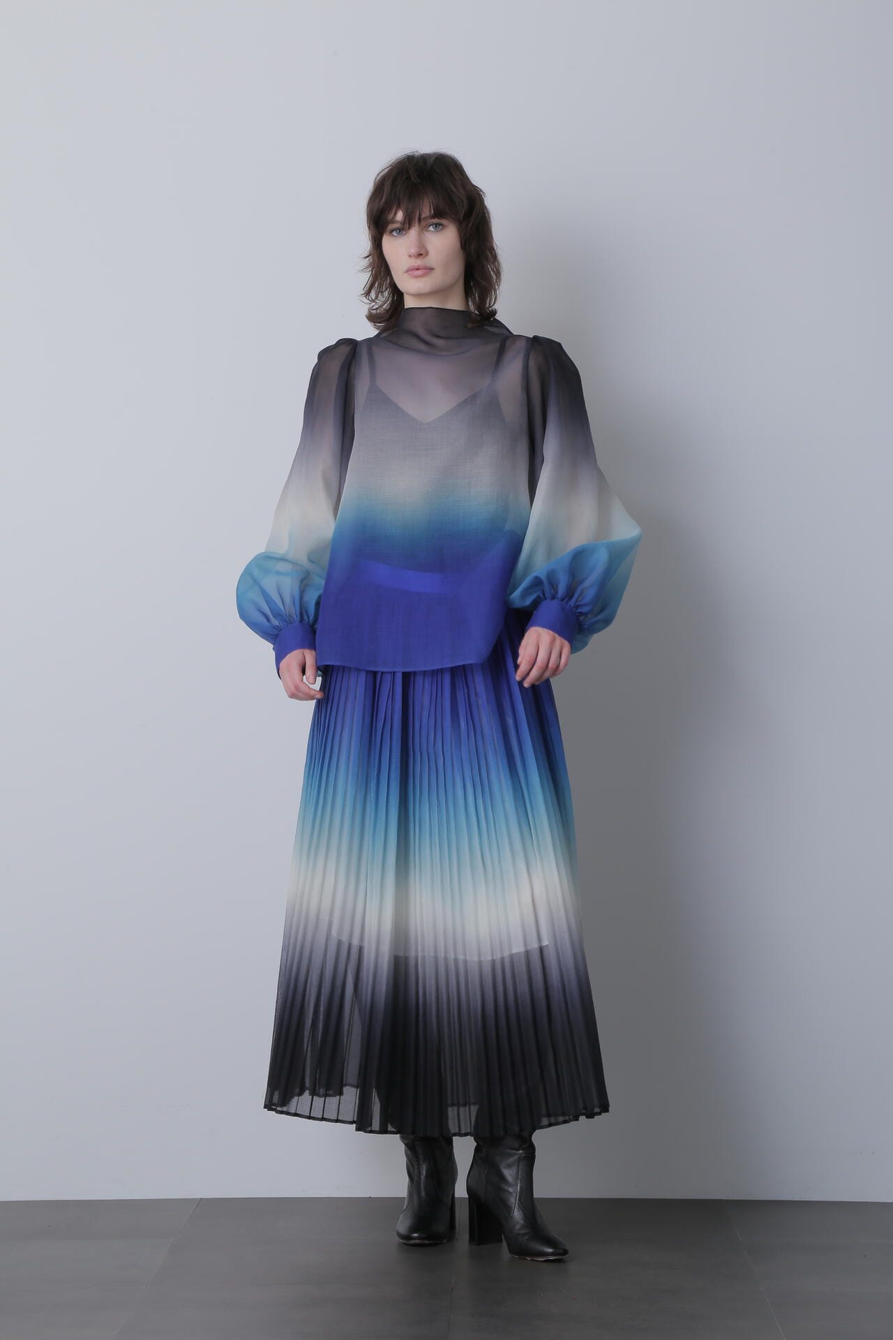 【TV着用】Bottleneck Volume Sleeve Blouse