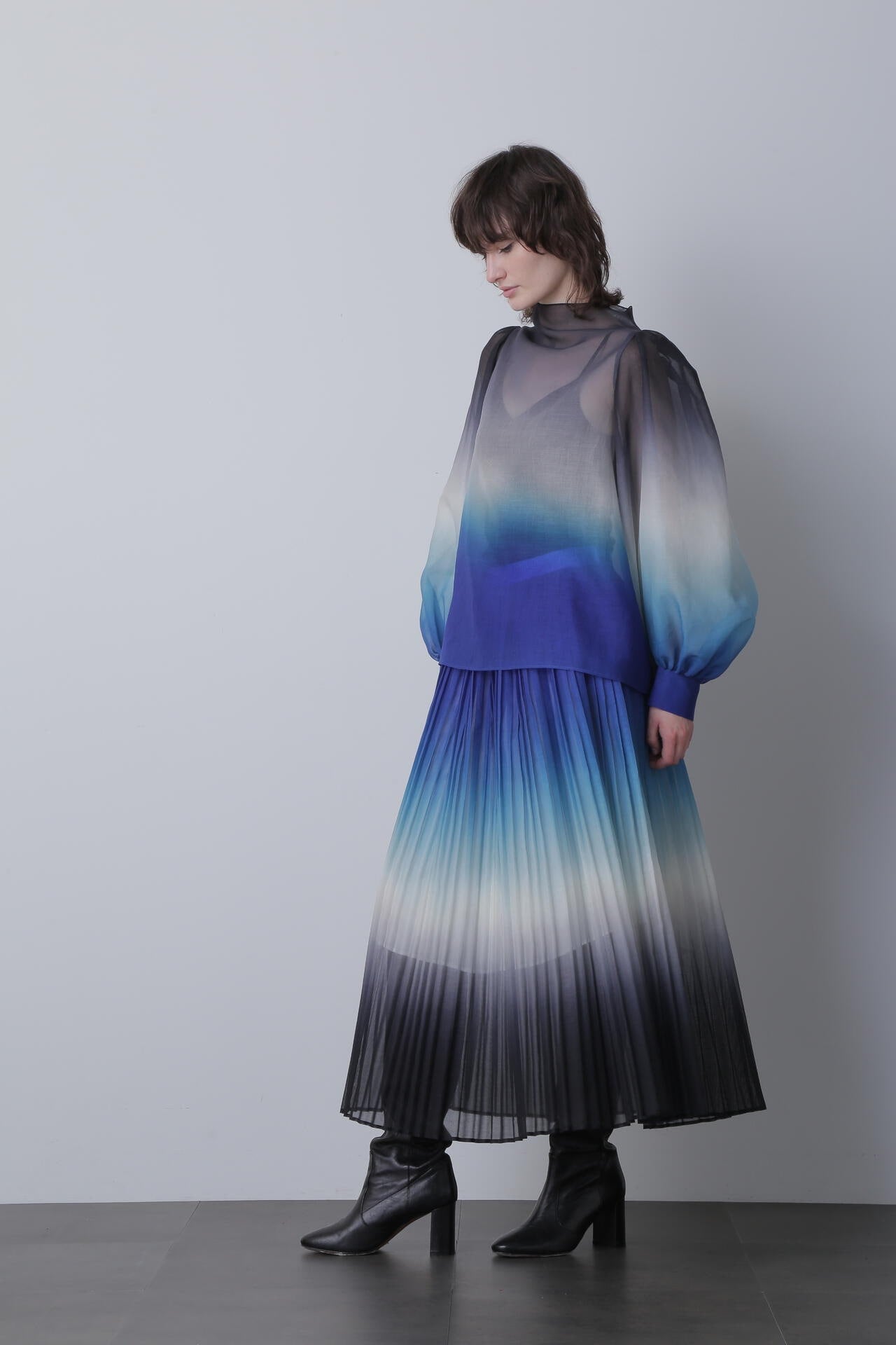 【TV着用】Bottleneck Volume Sleeve Blouse