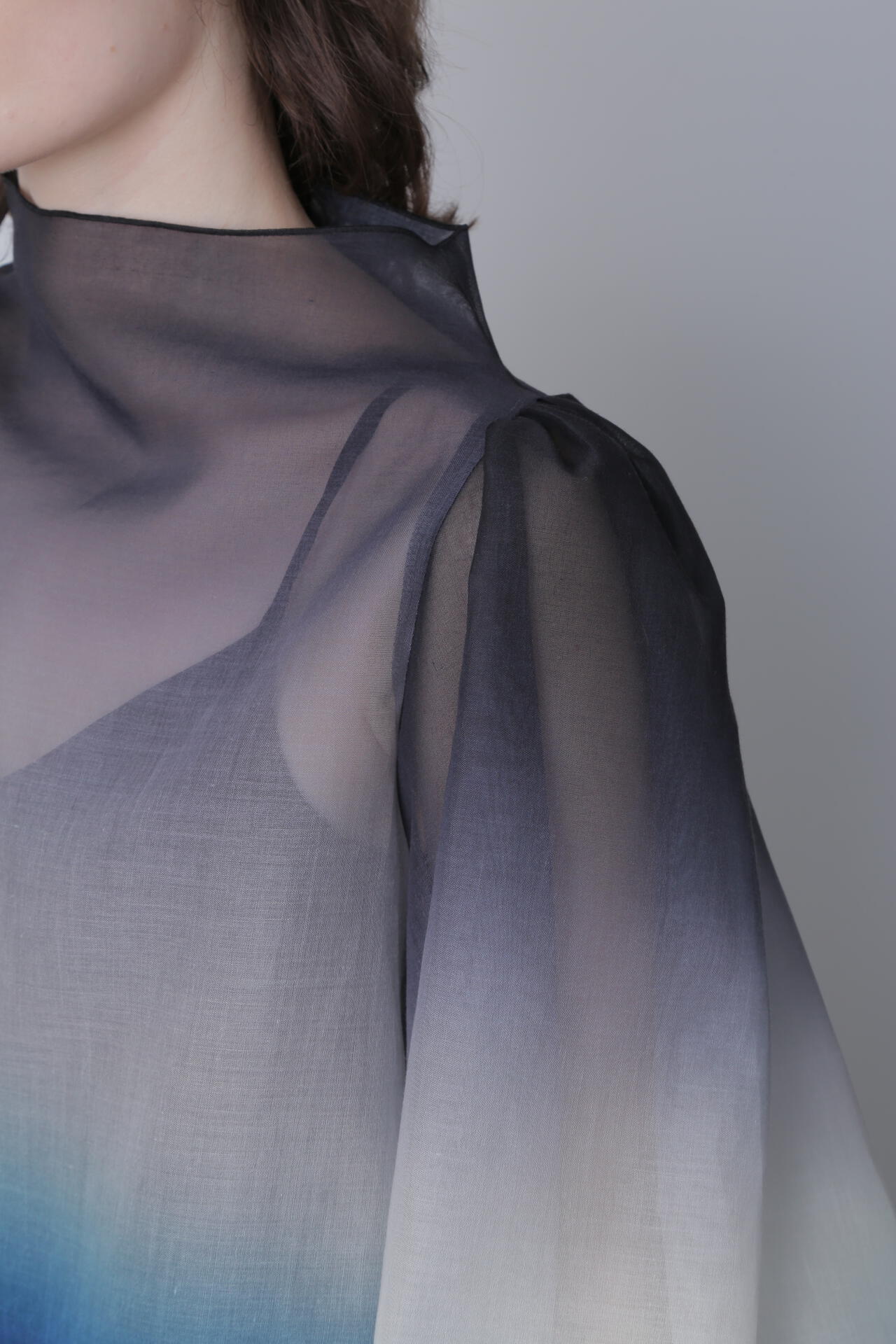 【TV着用】Bottleneck Volume Sleeve Blouse