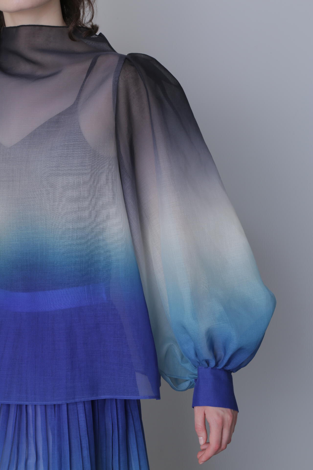 【TV着用】Bottleneck Volume Sleeve Blouse