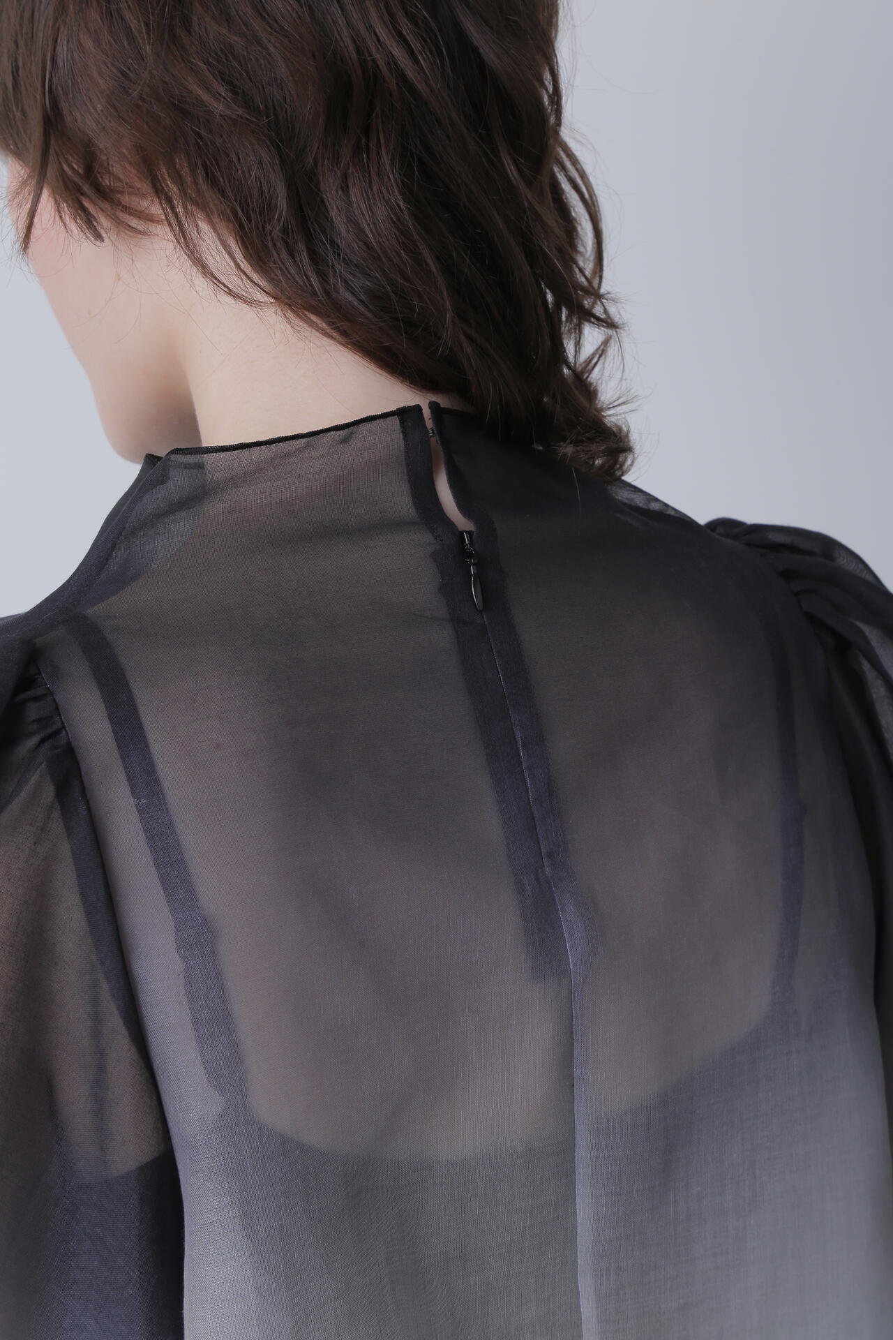 【TV着用】Bottleneck Volume Sleeve Blouse