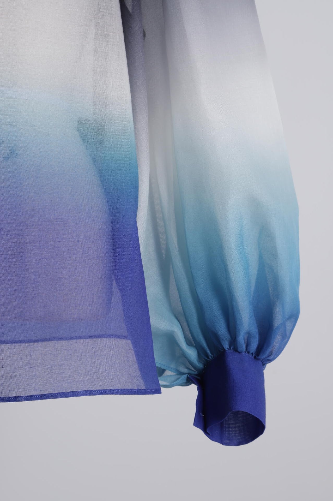 【TV着用】Bottleneck Volume Sleeve Blouse