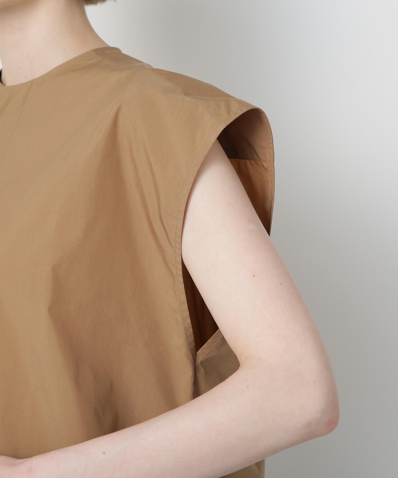 【VERY 9月号掲載商品】Roundneck Gilet Blouse