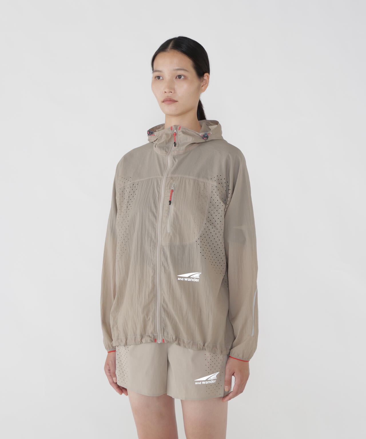 Altra × and wander  ventilation wind jacket