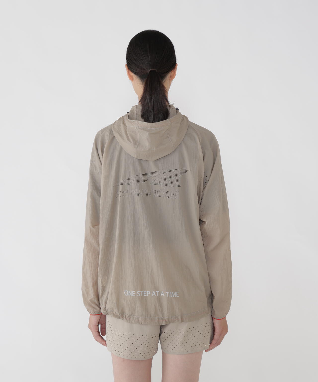Altra × and wander  ventilation wind jacket