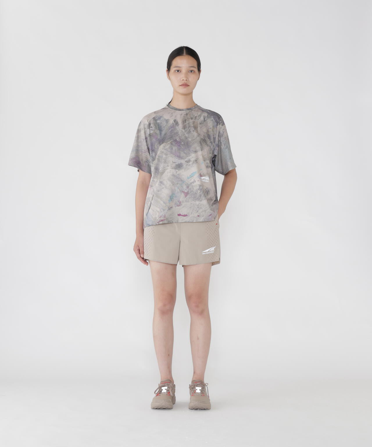 Altra × and wander  graphic SS T