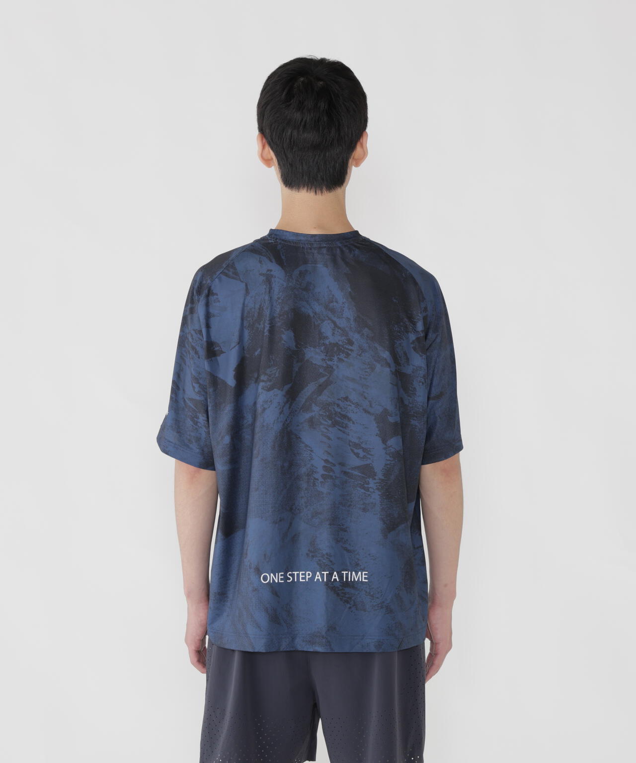 Altra × and wander  graphic SS T