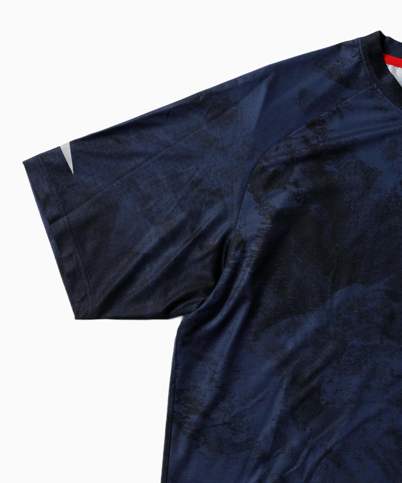 Altra × and wander  graphic SS T