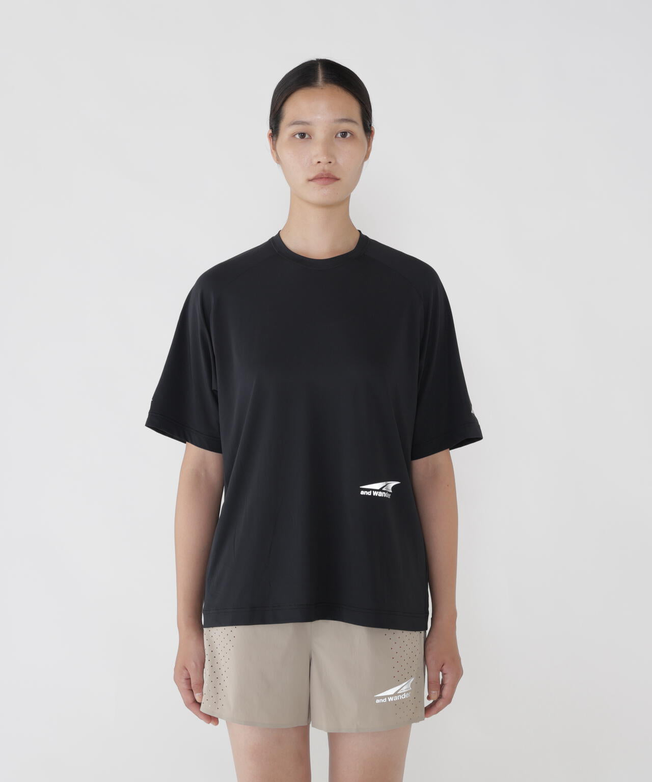 Altra × and wander  SS T