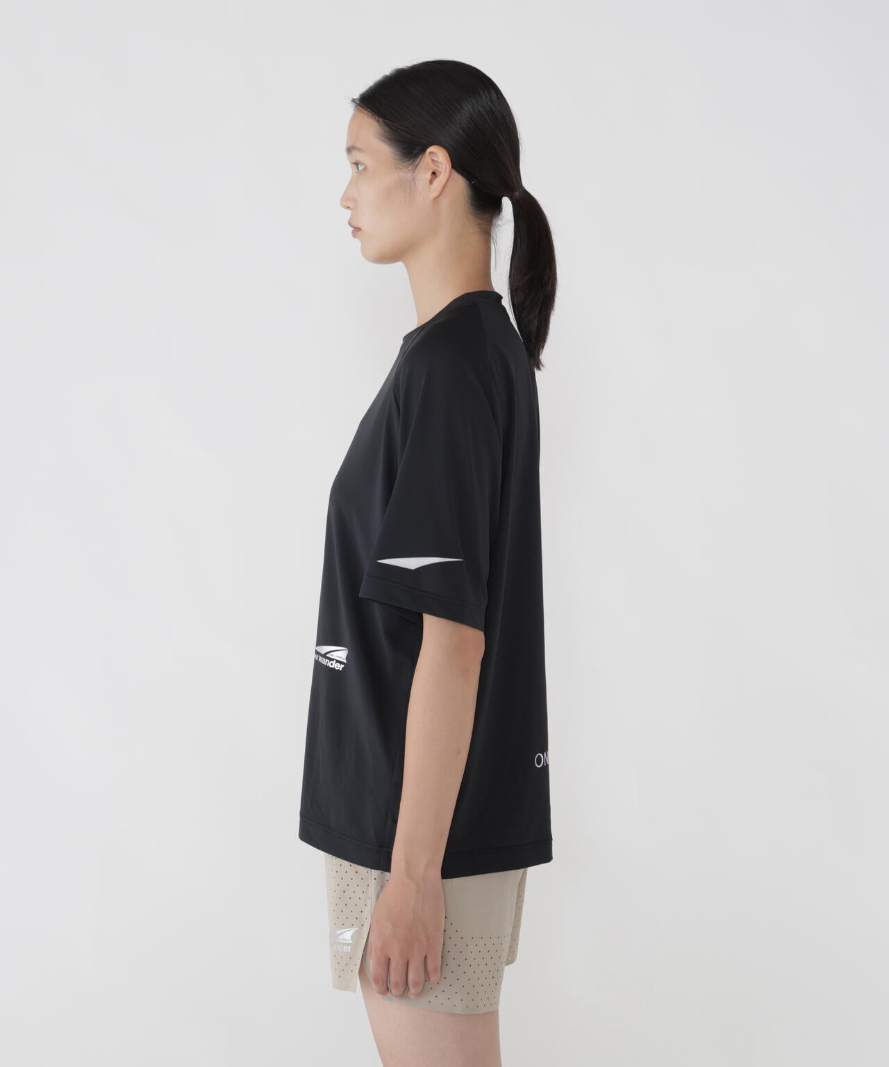 Altra × and wander  SS T